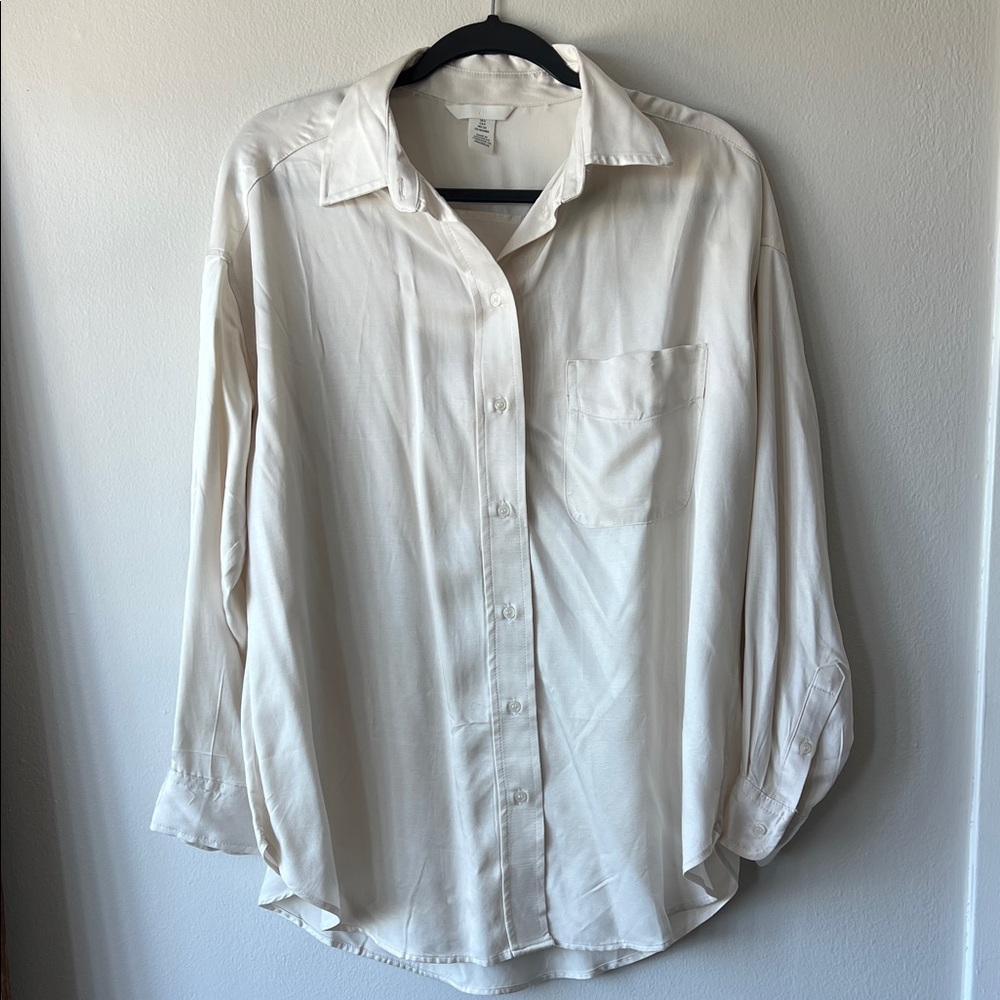 H&M Women's Cream Button Down Shirt